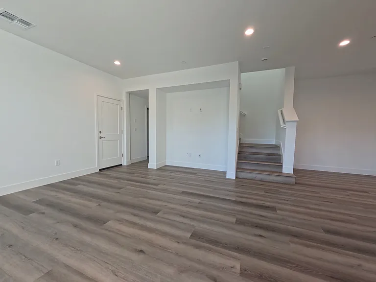2716 Amora Cir — Photo 9