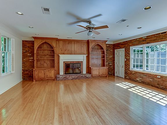 3rd image of 231 Gardenia Dr