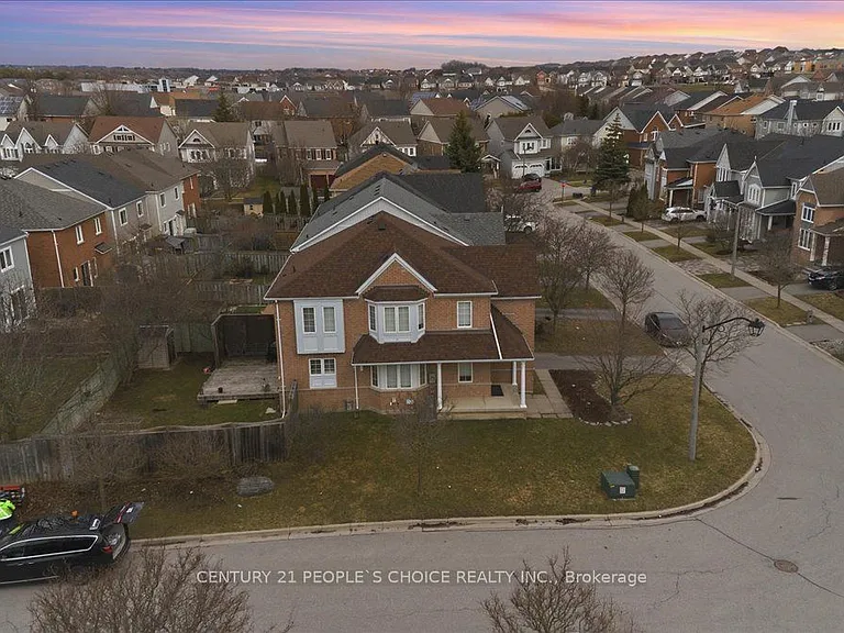 1456 Lyncroft Cres — Photo 5