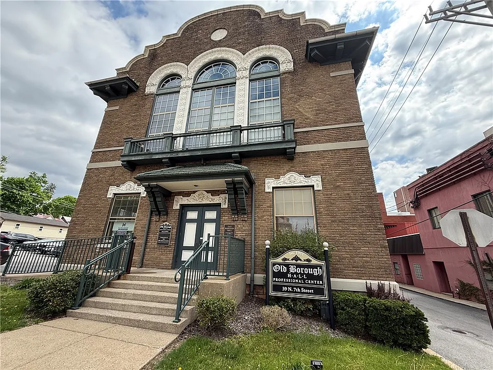 39 N 7th St #400/401