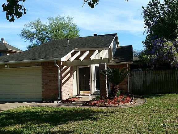 2nd image of 3506 Greenwood Dr