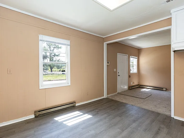 S Mckay Ave- Duplex — Photo 11