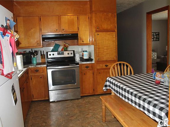 4th image of 170 Brock Dr