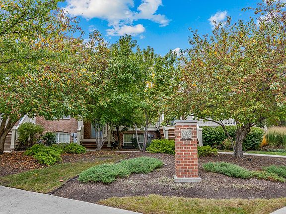 3rd image of 258 Broadmoor Ln