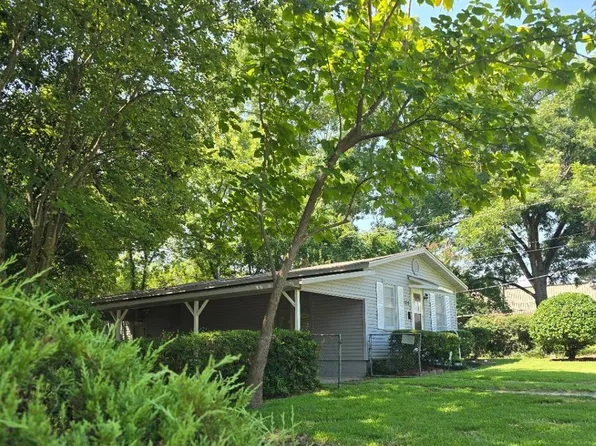 108 NE 3rd St, Idabel, OK 74745