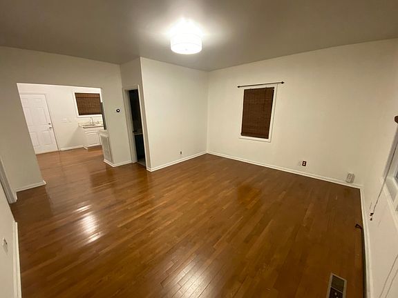 2nd image of 320 Oriel Ave