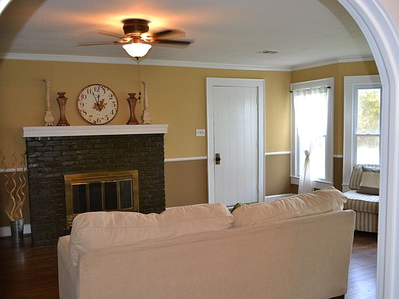 3rd image of 708 Oakshade Ave