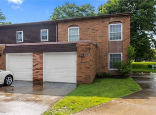 13958 Oakbrook Dr #3958, North Royalton, OH 44133