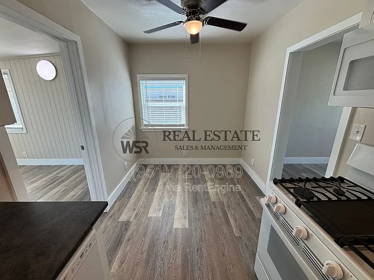 3845 Strong St — Photo 10