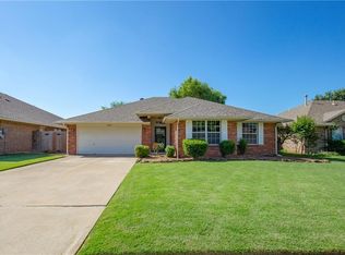 1808 Pinnacle Ln, Edmond, OK 73003