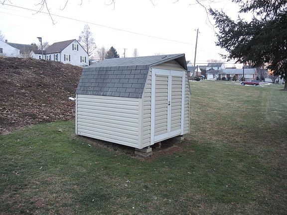 3rd image of 1618 Peony Rd