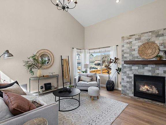 3rd image of 1250 Reeves Dr