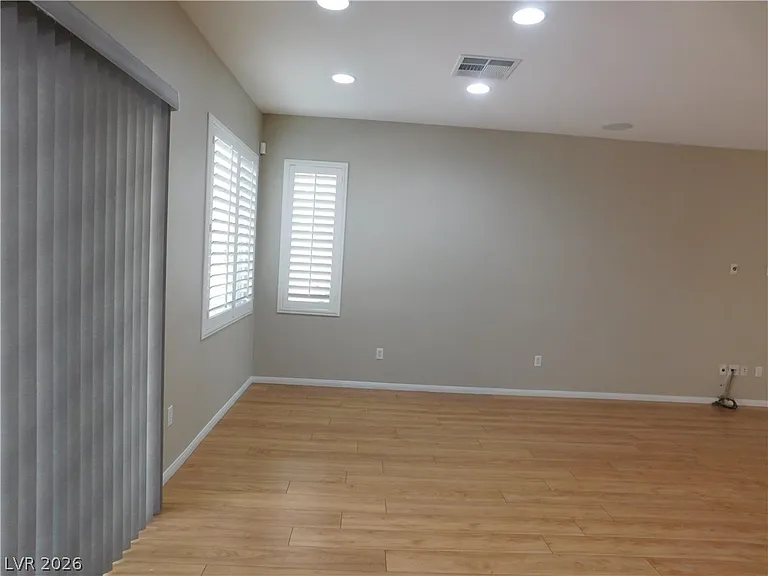 913 Ambrosia Dr — Photo 9