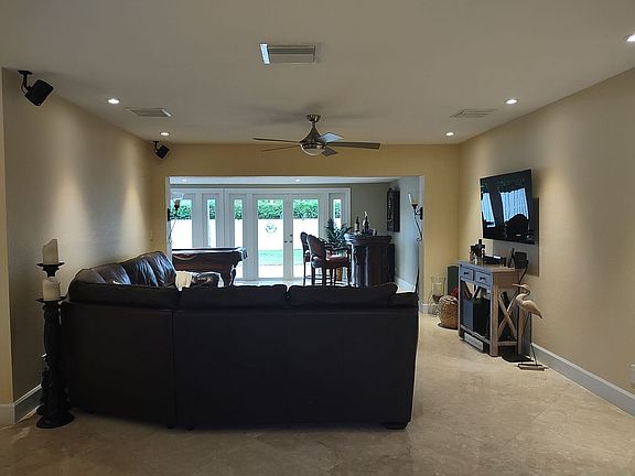 3rd image of 16760 Harbor Ct