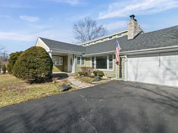 836 W Everett Rd, Lake Forest, IL 60045