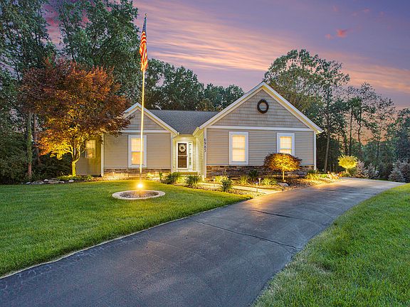 3rd image of 6985 Enchantment Ct SE