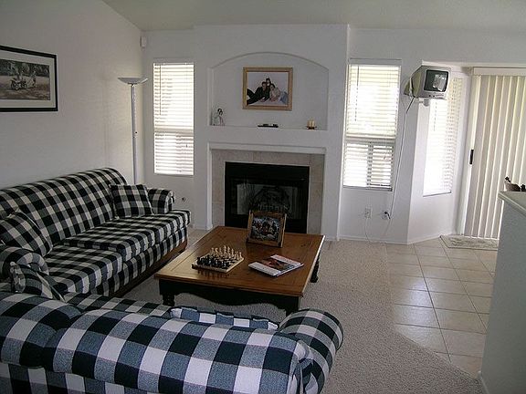 Family Room, Fireplace