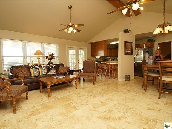 3rd image of 2376 Lakeview Dr