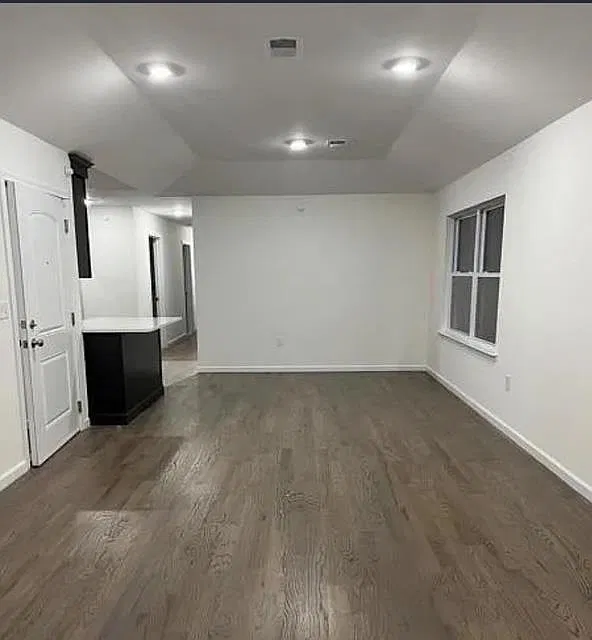 3 bed, 1.5 bath, $2,800 — Photo 2
