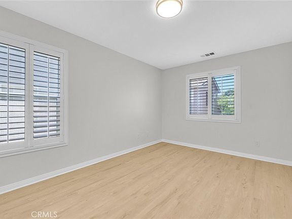 5th image of 431 Blue Jay Dr