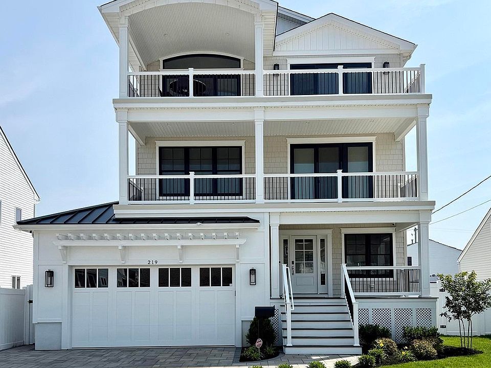 1st image of 2905 Revere Blvd