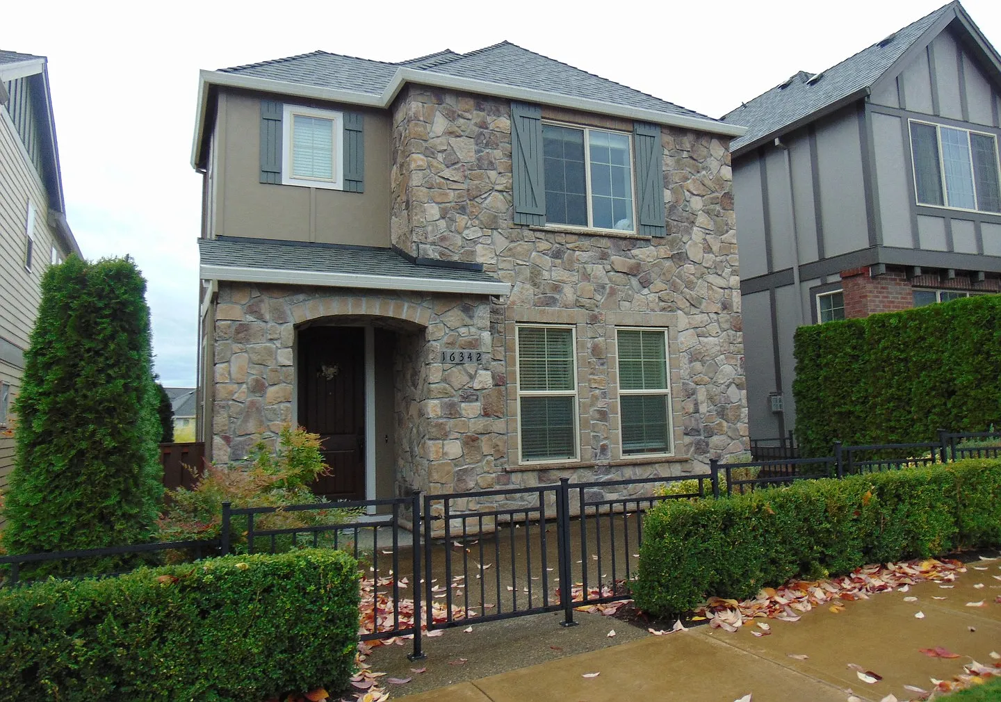 3 bedroom Bethany Area - — Photo 1