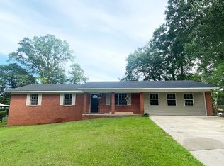 908 Oxford Dr, Laurel, MS 39440