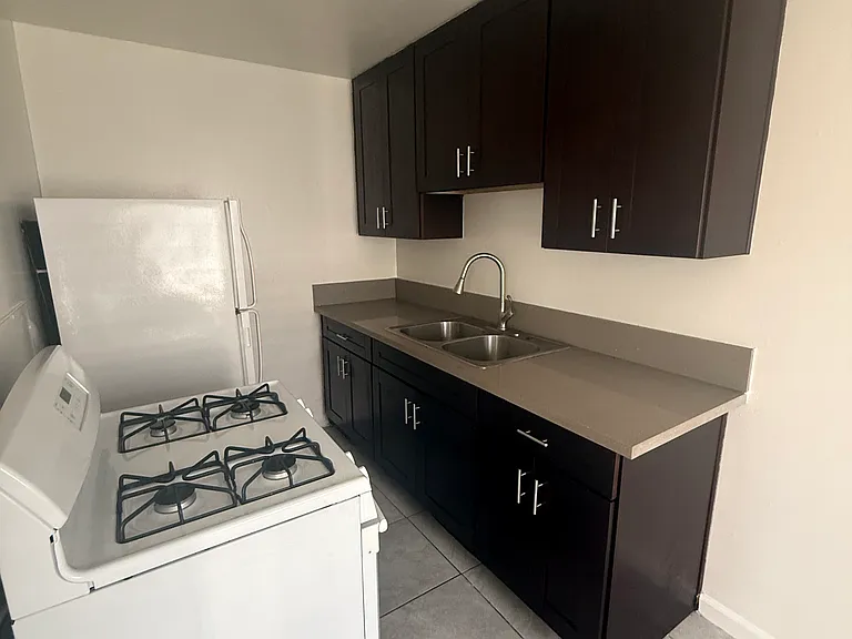 1632 Walnut Ave #5 — Photo 7