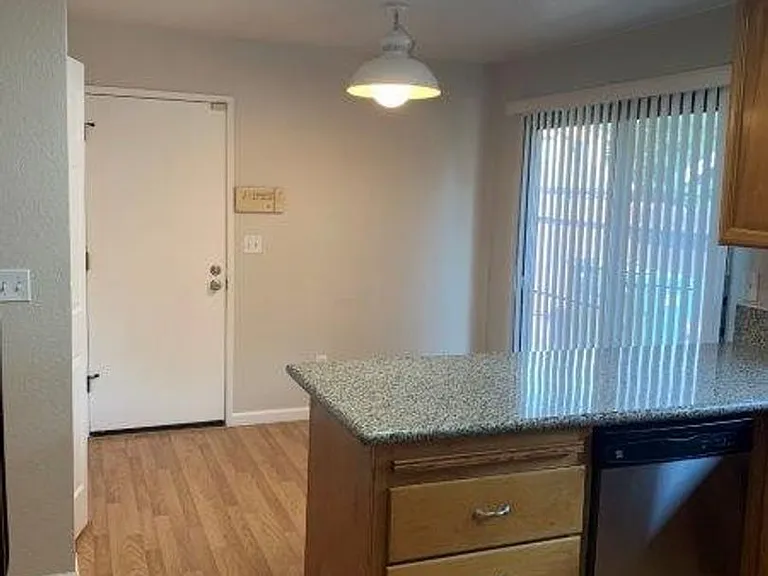 8228 Bluehaven Ct — Photo 12