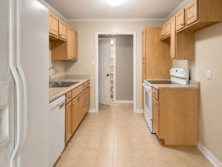128 Robin Hood Rd — Photo 13