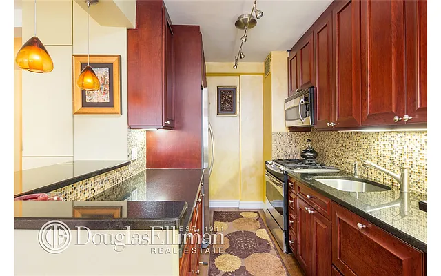 Sold by Douglas Elliman | media 15