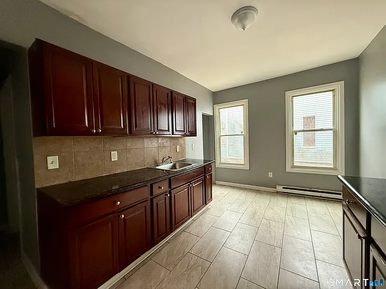 72 Burton St #1 — Photo 3