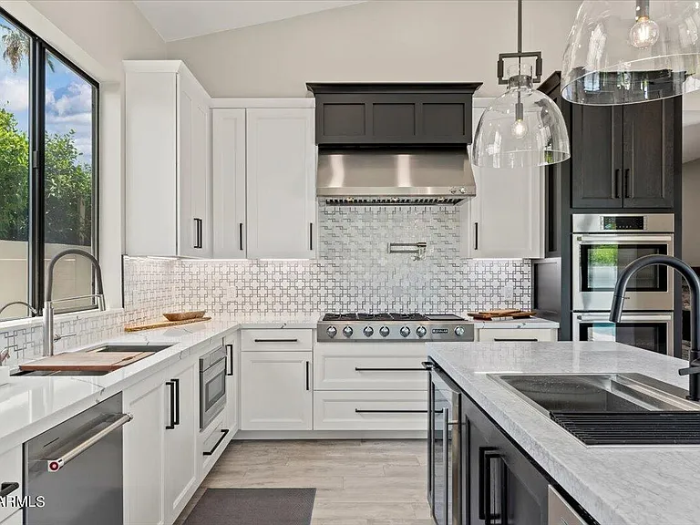 4137 E Earll Dr — Photo 17