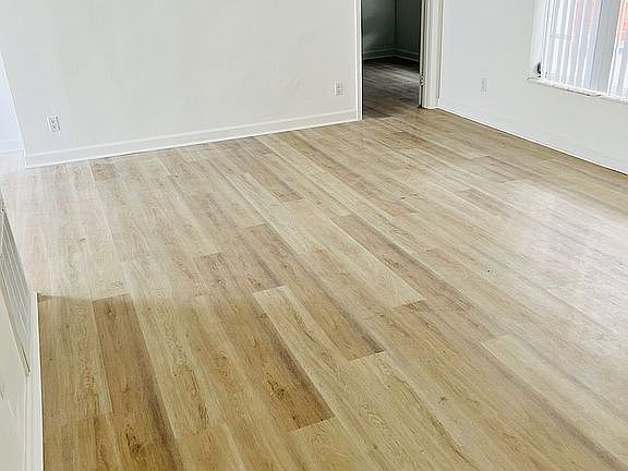 3rd image of 355 Malaga Ave