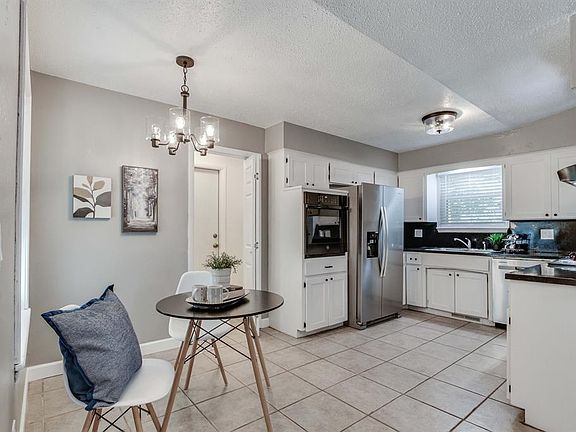 5th image of 3809 Corbett Dr