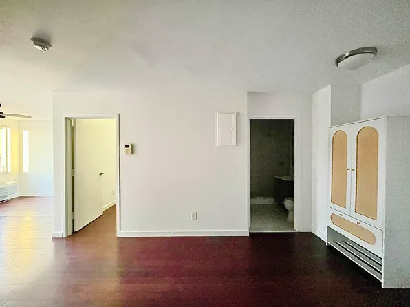 286 Stanhope Street image 23 of 29