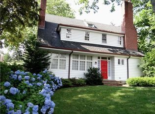 111 Ridge Rd, Douglaston, NY 11363