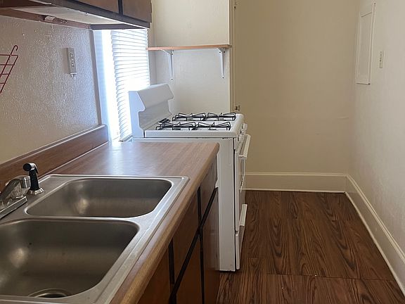 3rd image of 2557 South St APT D