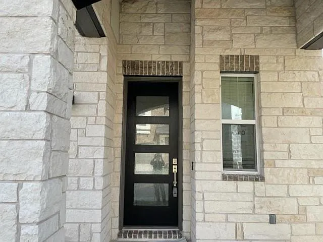 5 bed, 3.5 bath, 3040 sqft, $2,800 — Photo 4
