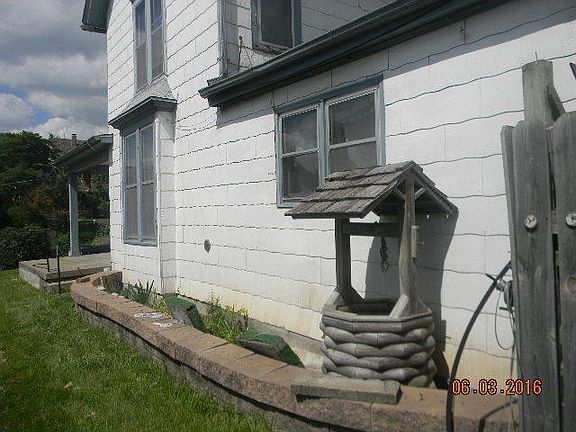 3rd image of 2718 Olive St
