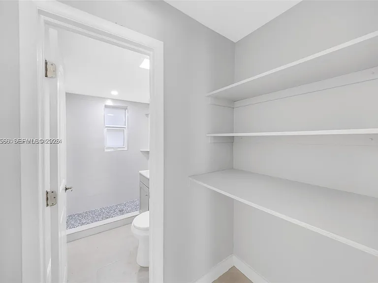 1150 NW 1st Pl #4 — Photo 7