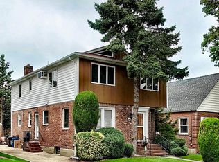 6956 185th St, Fresh Meadows, NY 11365