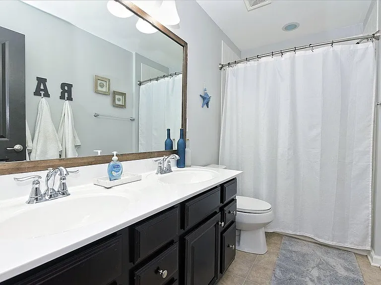 Bathroom 2 (2nd Floor)