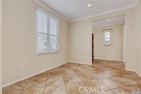 3 bed, 2.5 bath, 1341 sqft, $4,000 — Photo 3