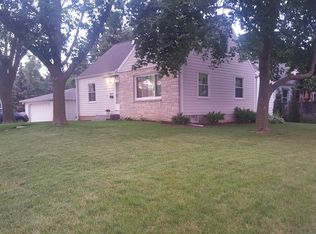 2890 S 83rd St, West Allis, WI 53219