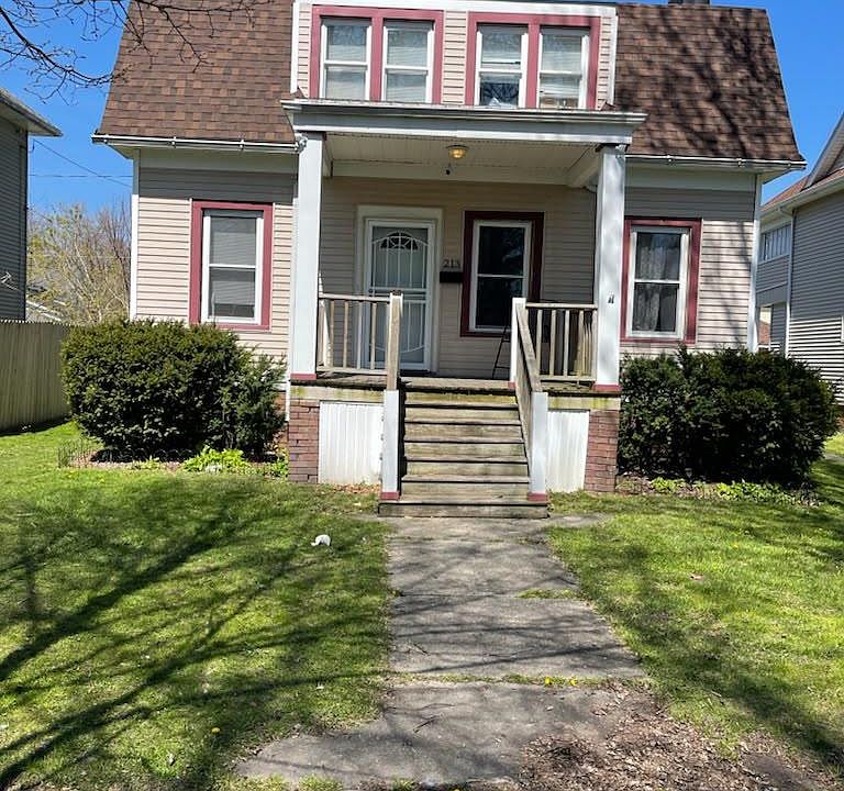 1st image of 213 S Porter St