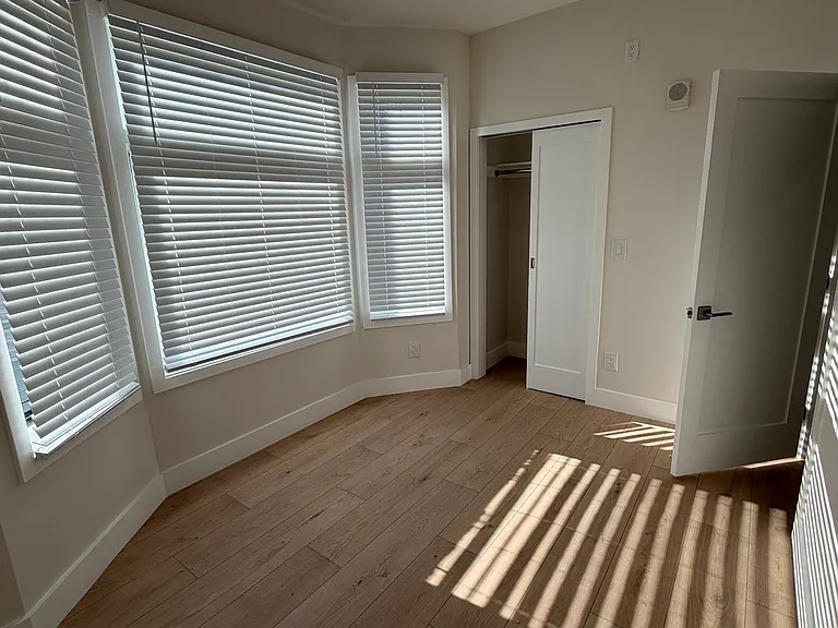 1250 Capitol Ave #4 — Photo 9