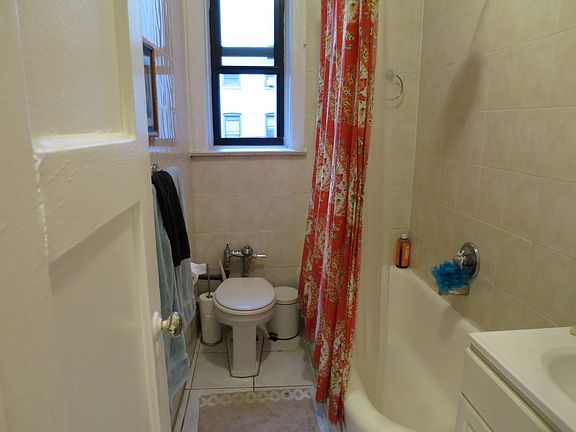 3rd image of 4325 44th St APT B5