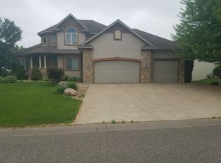 8313 9th St N, Oakdale, MN 55128