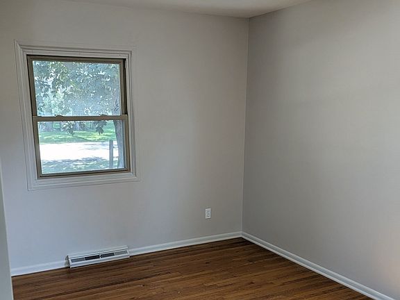 5th image of 1208 Oakley St